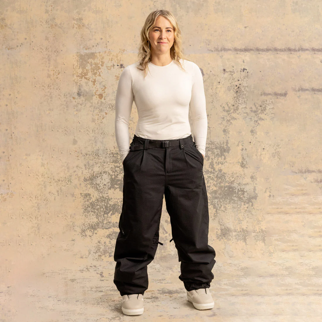 686 Women's Outline Shell Pant 2026 - Black - Image 2
