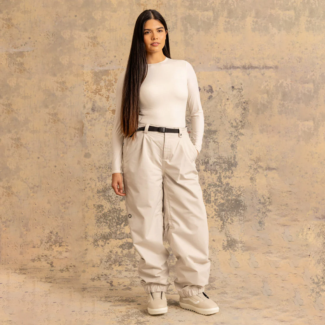 686 Women's Outline Shell Pant 2026 - Limestone - Image 2