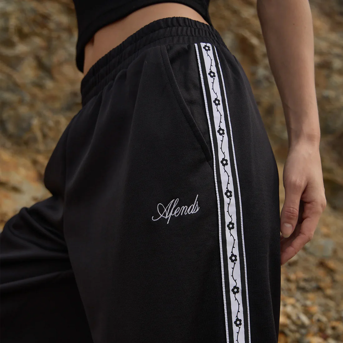 AFENDS Women's Thorn Bound Sweat Pant - Black - Image 6