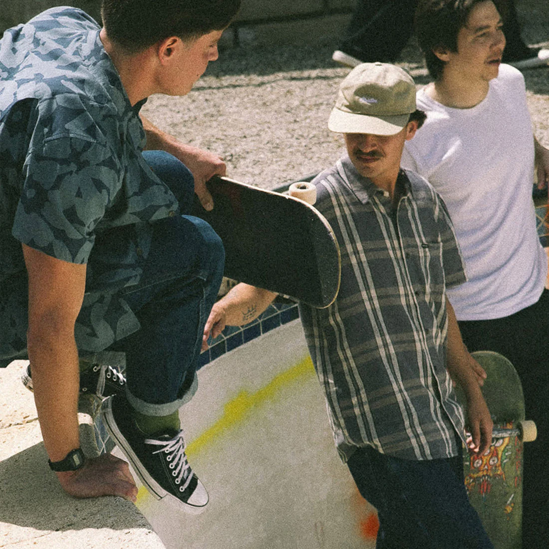 BRIXTON Charter Linen Blend Short Sleeve Shirt - Charcoal/Beige Plaid - Image 5