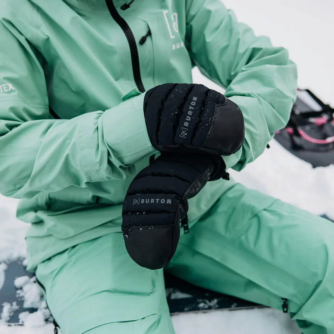 BURTON [ak] Windstopper Oven Mitt 2026 - True Black - Image 3