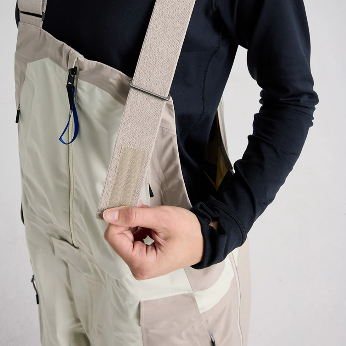 BURTON Analog AG Gore-Tex 3L Hardpack Bib Pant 2026 - Bone White/Stone Grey - Image 5