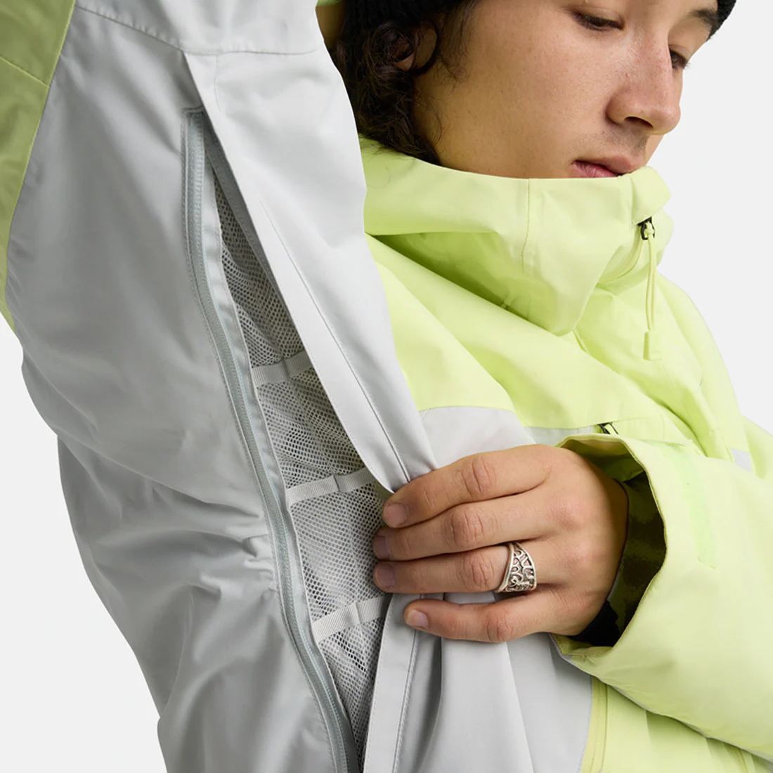 BURTON Reserve 2L 3-In-1 Jacket 2026 - Glow Yellow Green/Gray Cloud - Image 5