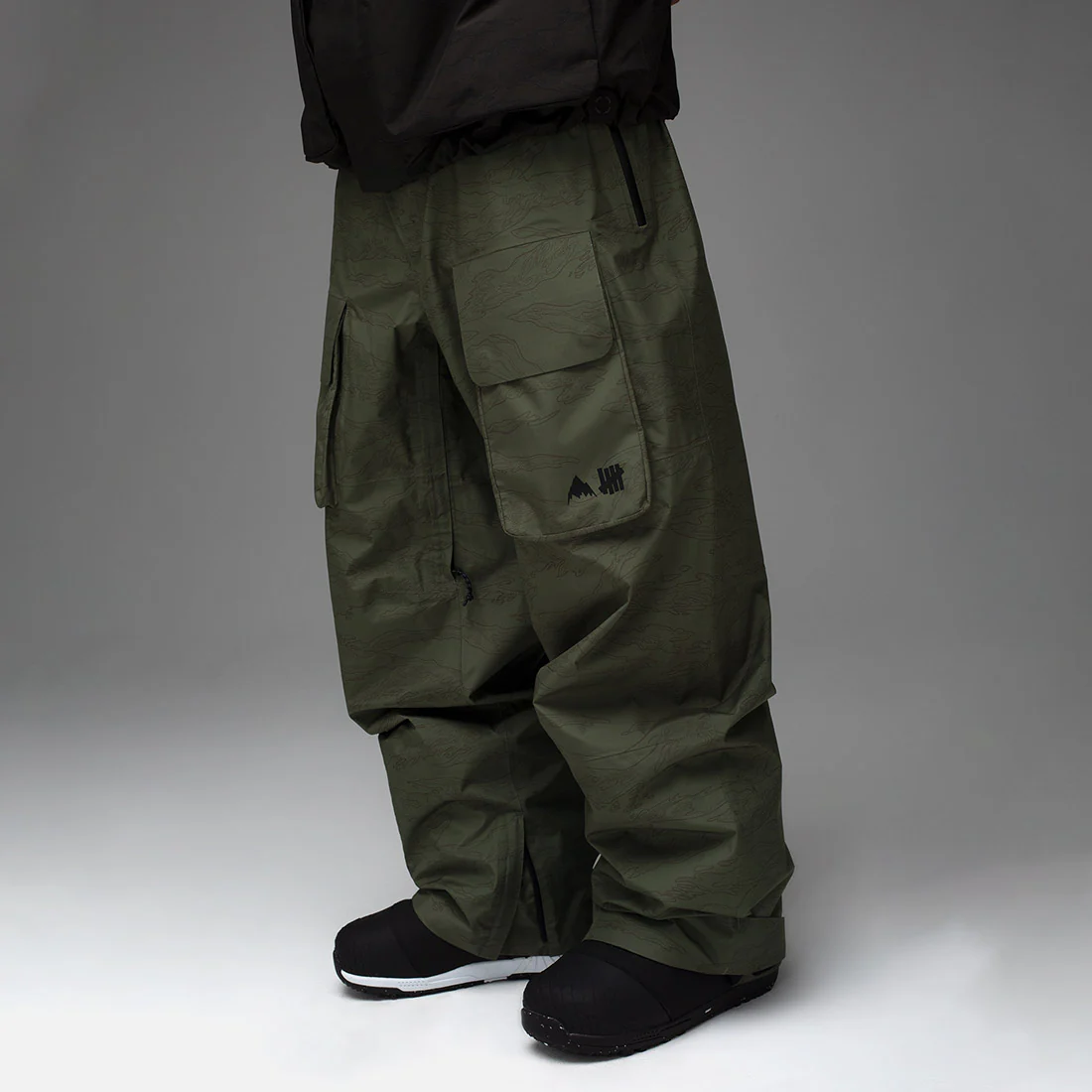 BURTON UNDEFEATED Gore-Tex 2L Bib Pant - Olive Camo - Image 4