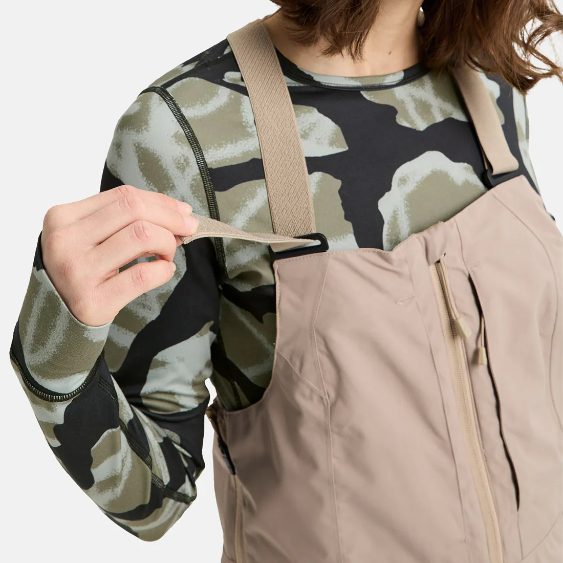 BURTON Women's Reserve 2L Bib Pant 2026 - Summit Taupe - Image 3