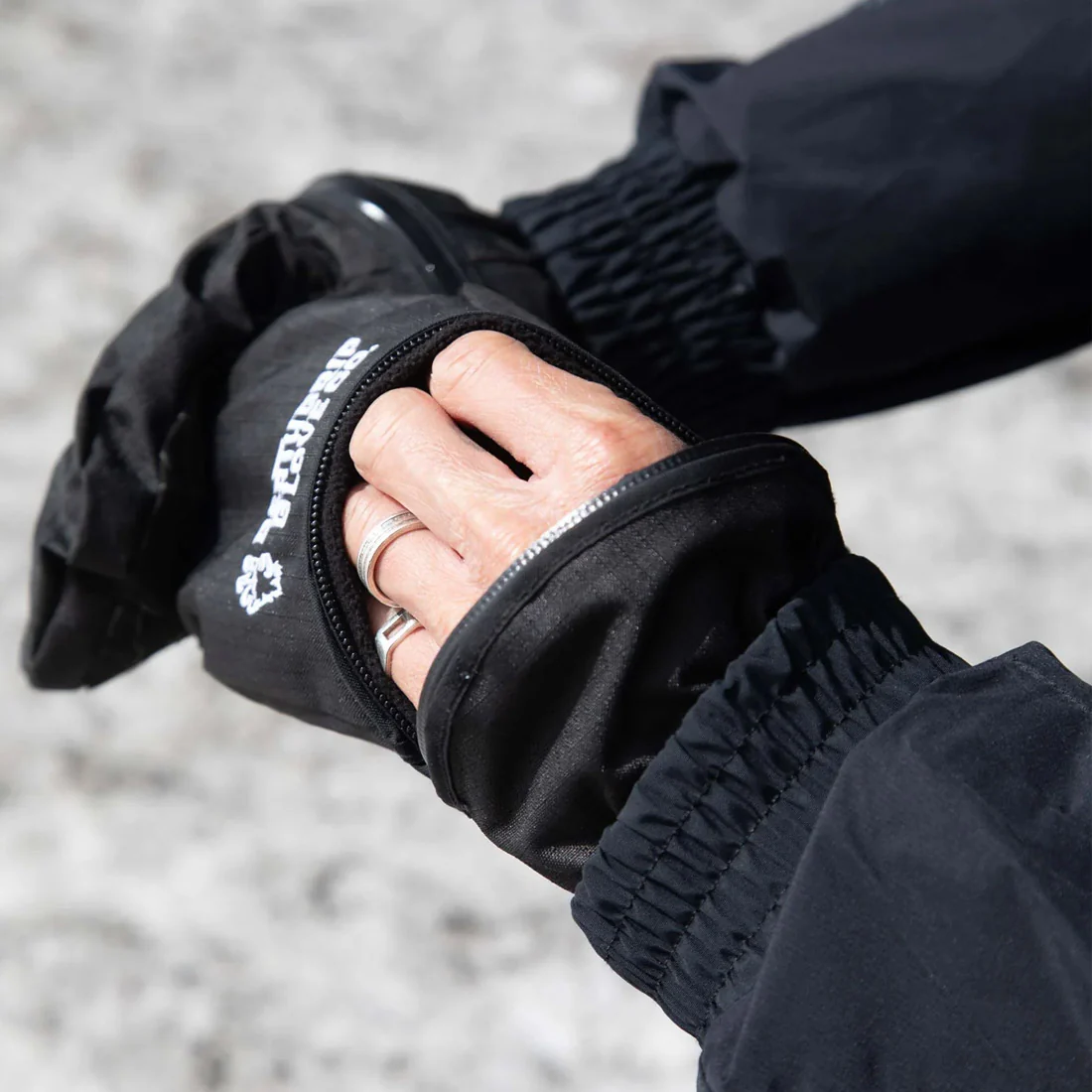 DEATHGRIP Ghoul Mitt 2026 - Black - Image 3