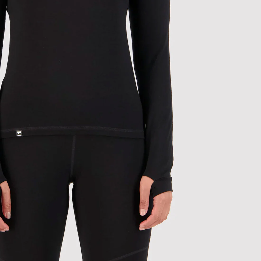 MONS ROYALE Women's Cascade Merino Long Sleeve - Black - Image 6