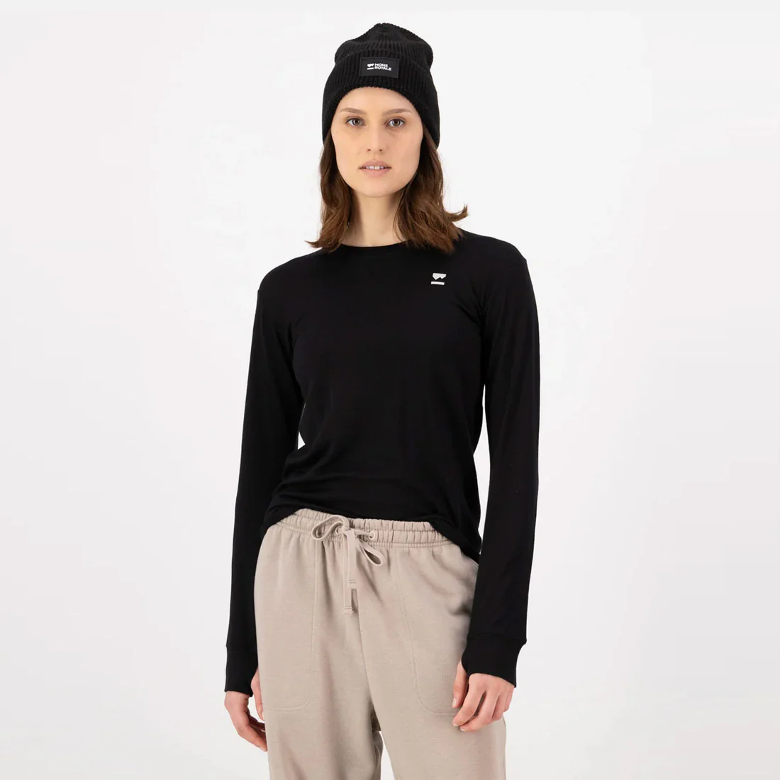 MONS ROYALE Women's Yotei Merino Classic Long Sleeve - Black - Image 3