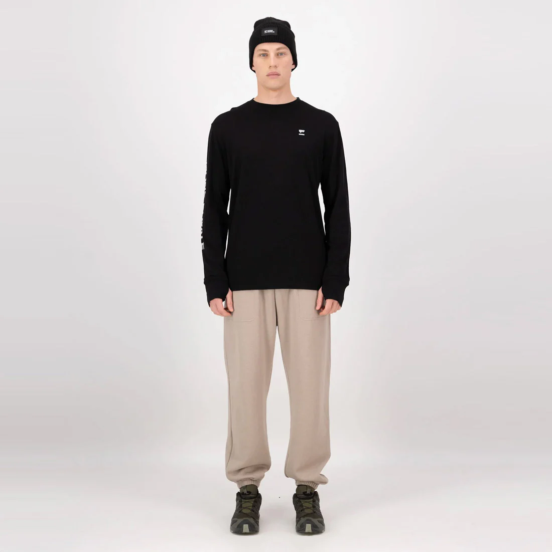 MONS ROYALE Yotei Merino Classic Long Sleeve - Black - Image 4