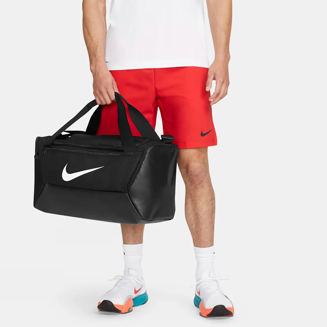 NIKE SB Brasilia 9.5 Duffle Bag 41L - Black - Image 5