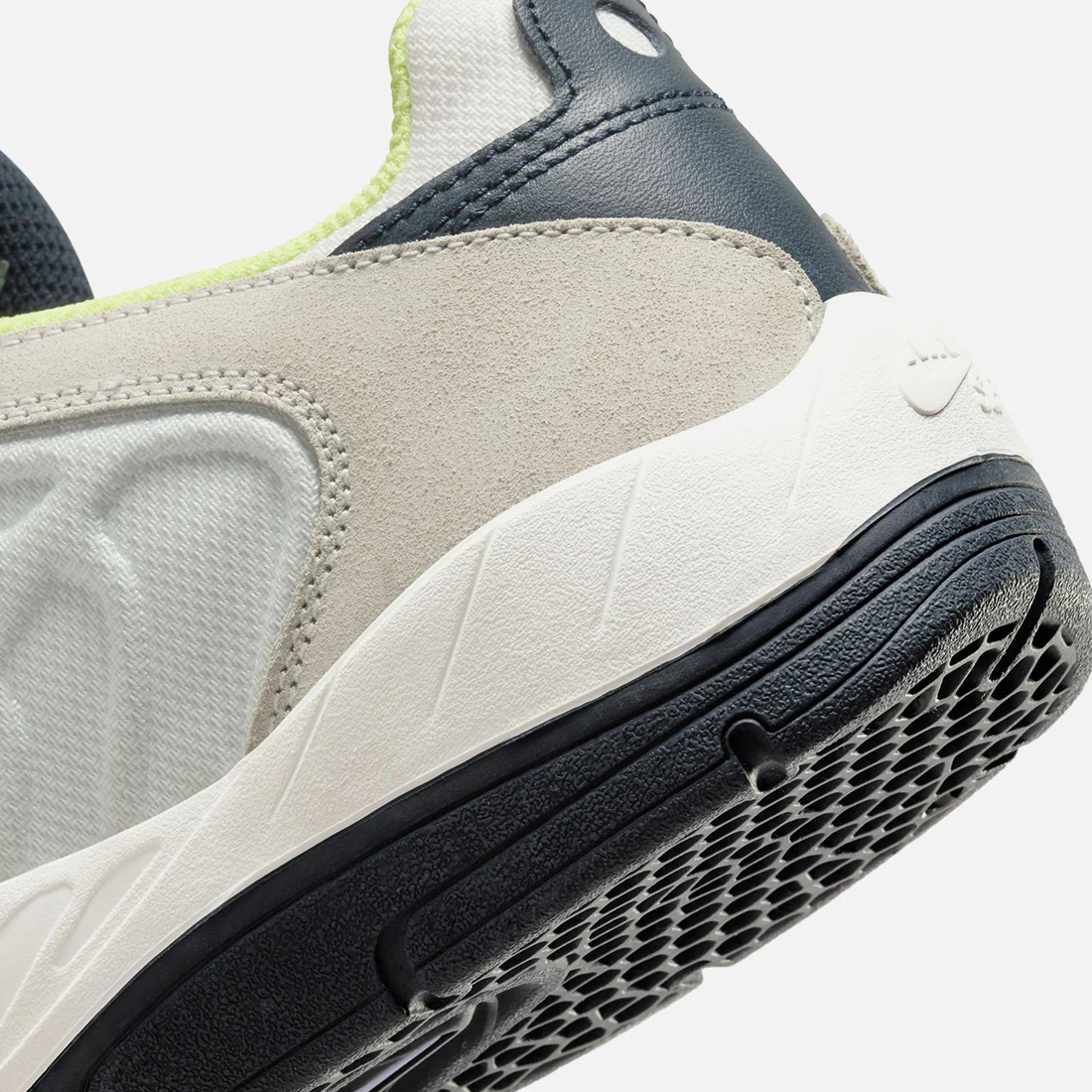 NIKE SB Vertebrae - Summit White/Persian Violet - Image 7