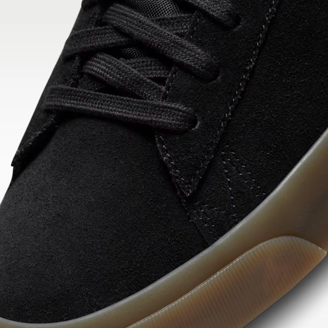NIKE SB Zoom Blazer Low Pro GT - Black/Gum - Image 7