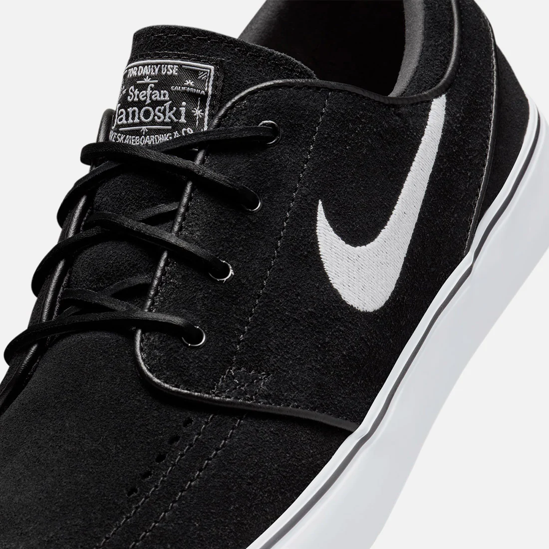 NIKE SB Zoom Janoski OG+ - Black/White - Image 6