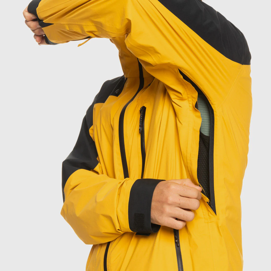 QUIKSILVER Ultralight Gore-Tex Jacket 2024 - Mineral Yellow - Image 7