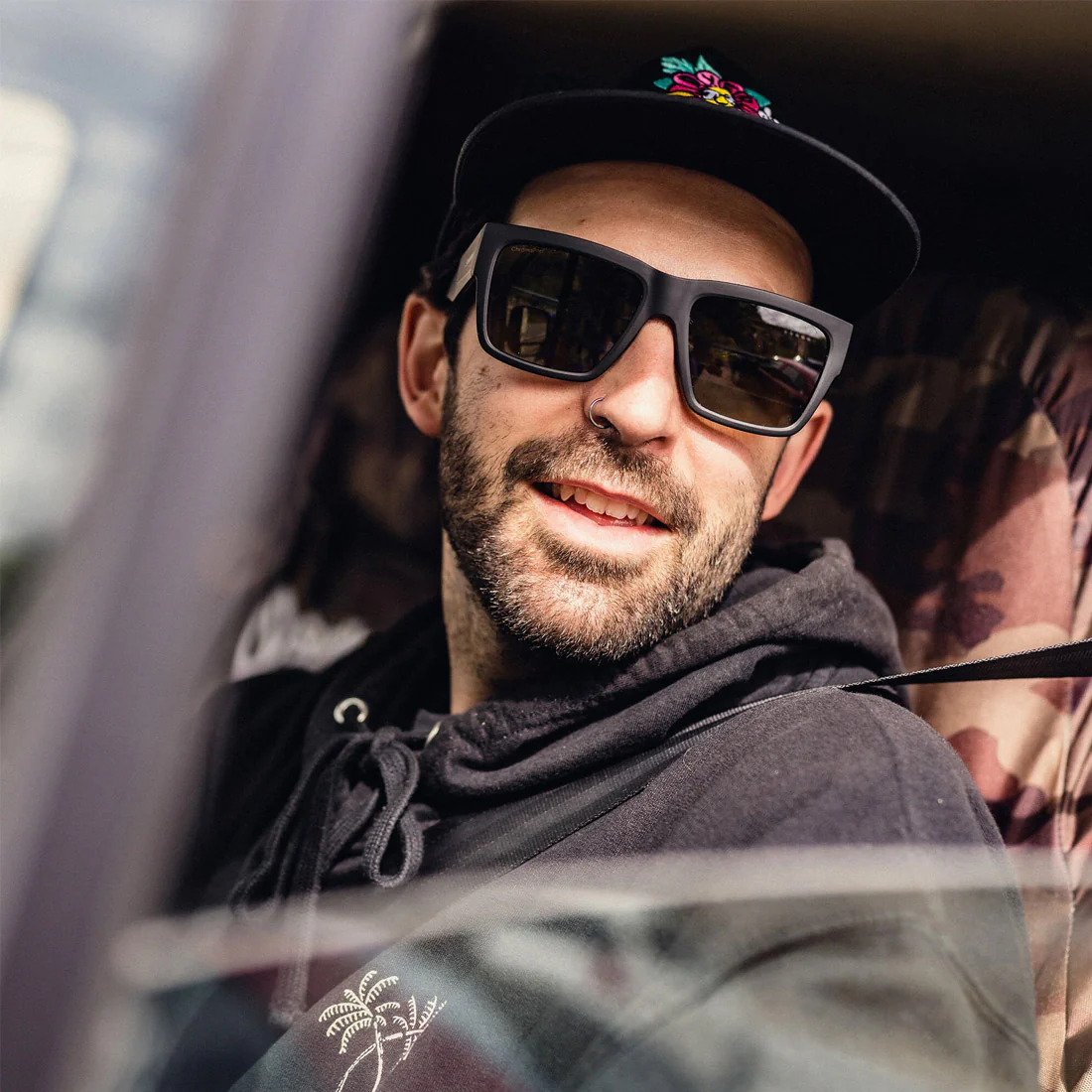 SMITH Lineup Sunglasses - Matte Black/ChromaPop Polarized Black - Image 4