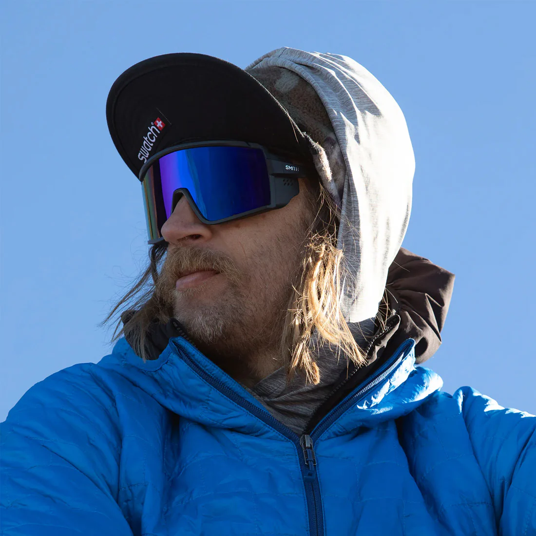 SMITH Pursuit Sunglasses - Matte Black/ChromaPop Glacier Photochromic Copper to Gray with Blue Mirror - Image 6