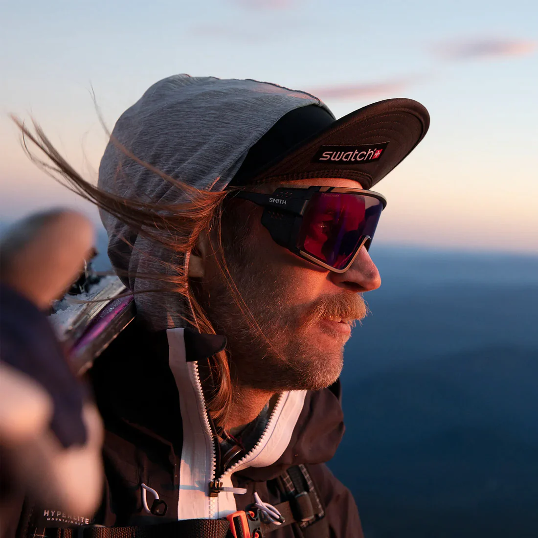 SMITH Pursuit Sunglasses - Matte Black/ChromaPop Glacier Photochromic Copper to Gray with Blue Mirror - Image 7