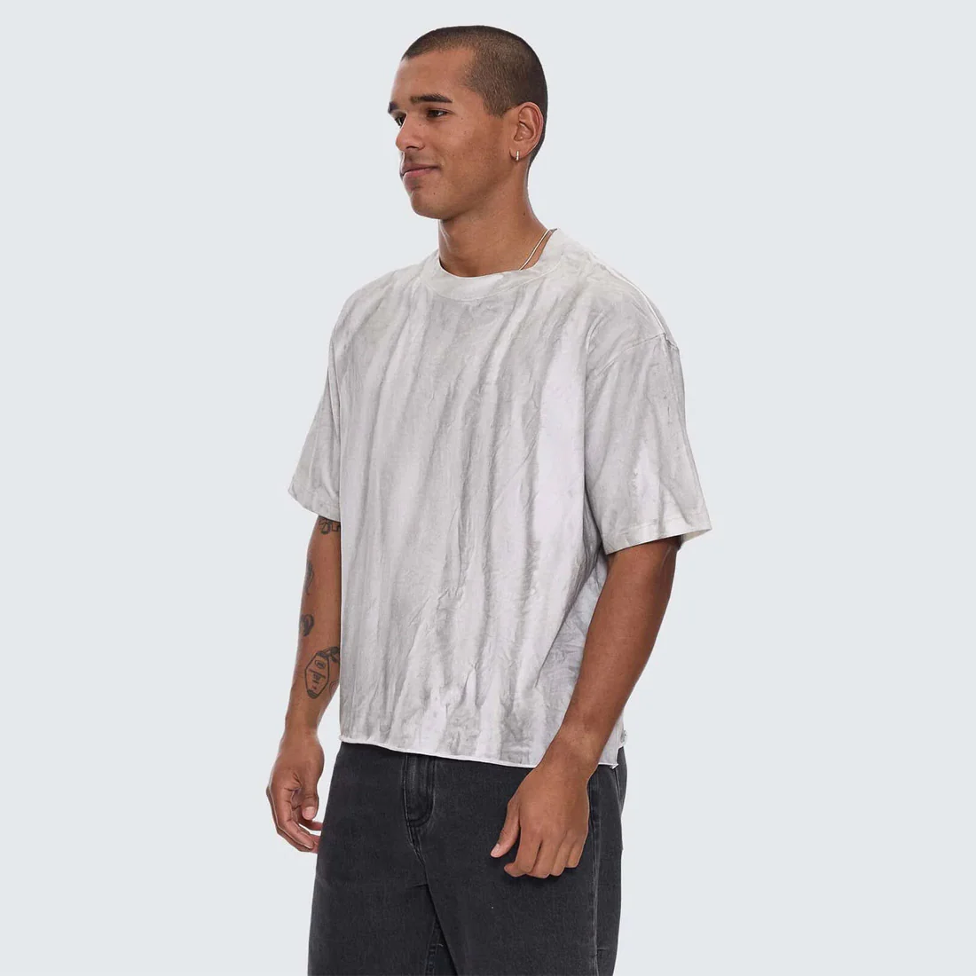 THRILLS Arts Sunfade Box Fit Oversize Cropped Raw Hem Tee - Sunfade Bleach Charcoal - Image 2