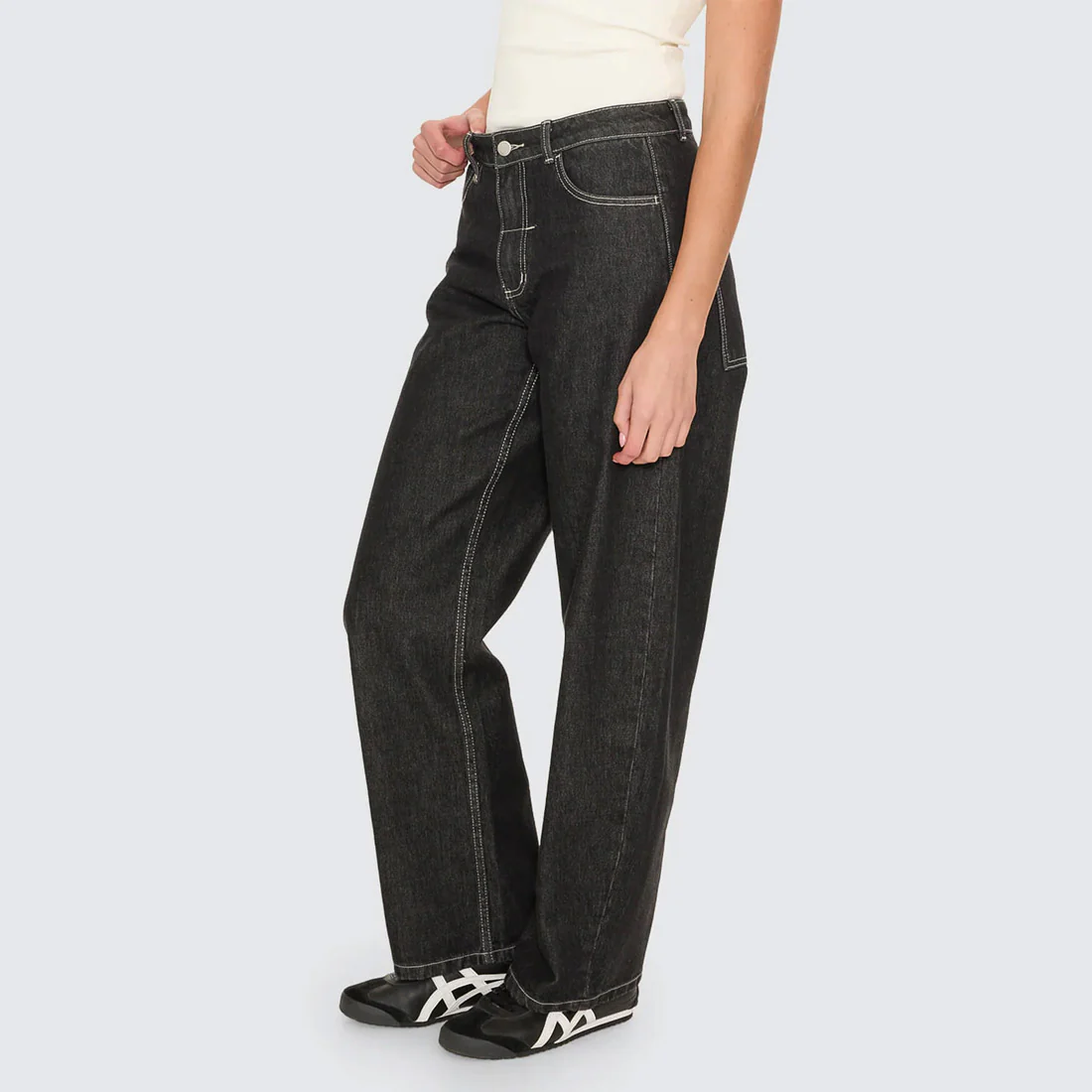 THRILLS Women's Sloane Low Rise Barrel Jean - Raw Black - Image 2