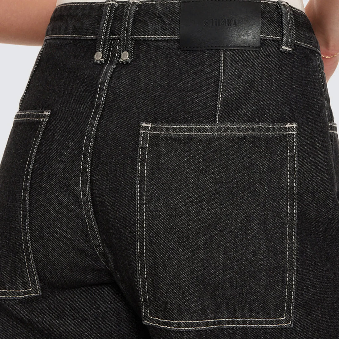 THRILLS Women's Sloane Low Rise Barrel Jean - Raw Black - Image 6