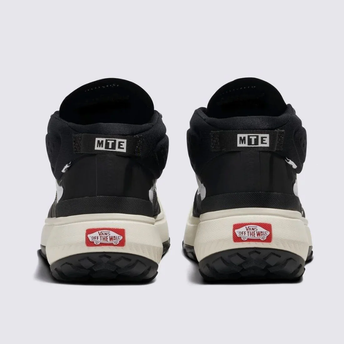 VANS MTE Crosspath Mid - Black/White - Image 4
