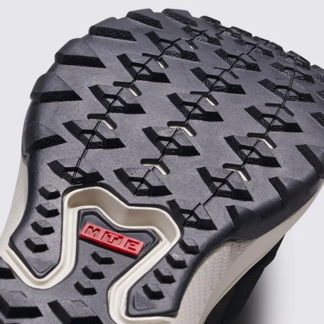 VANS MTE Crosspath Mid - Black/White - Image 6