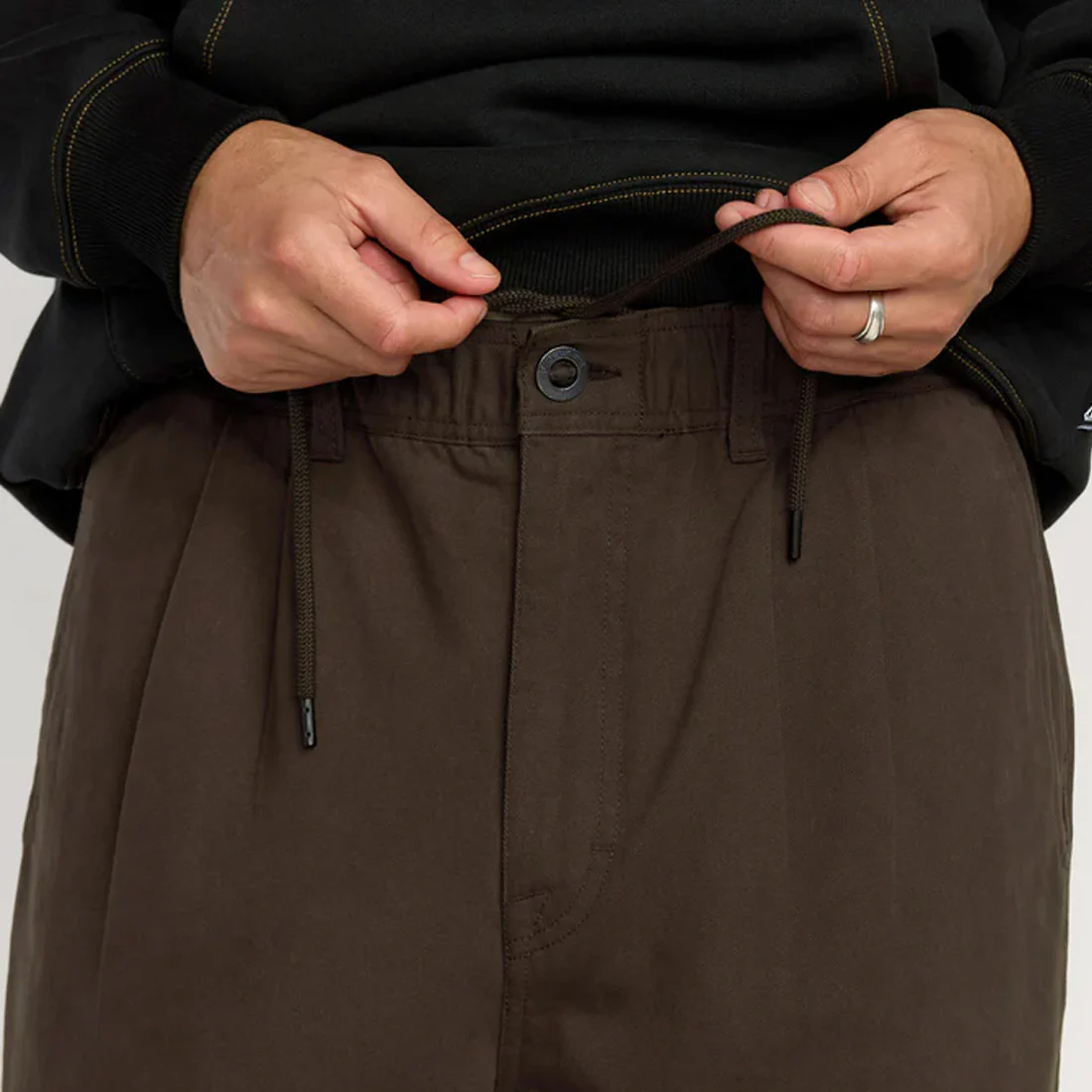 VOLCOM Chillow Pleat EW Pant - Cacao - Image 5