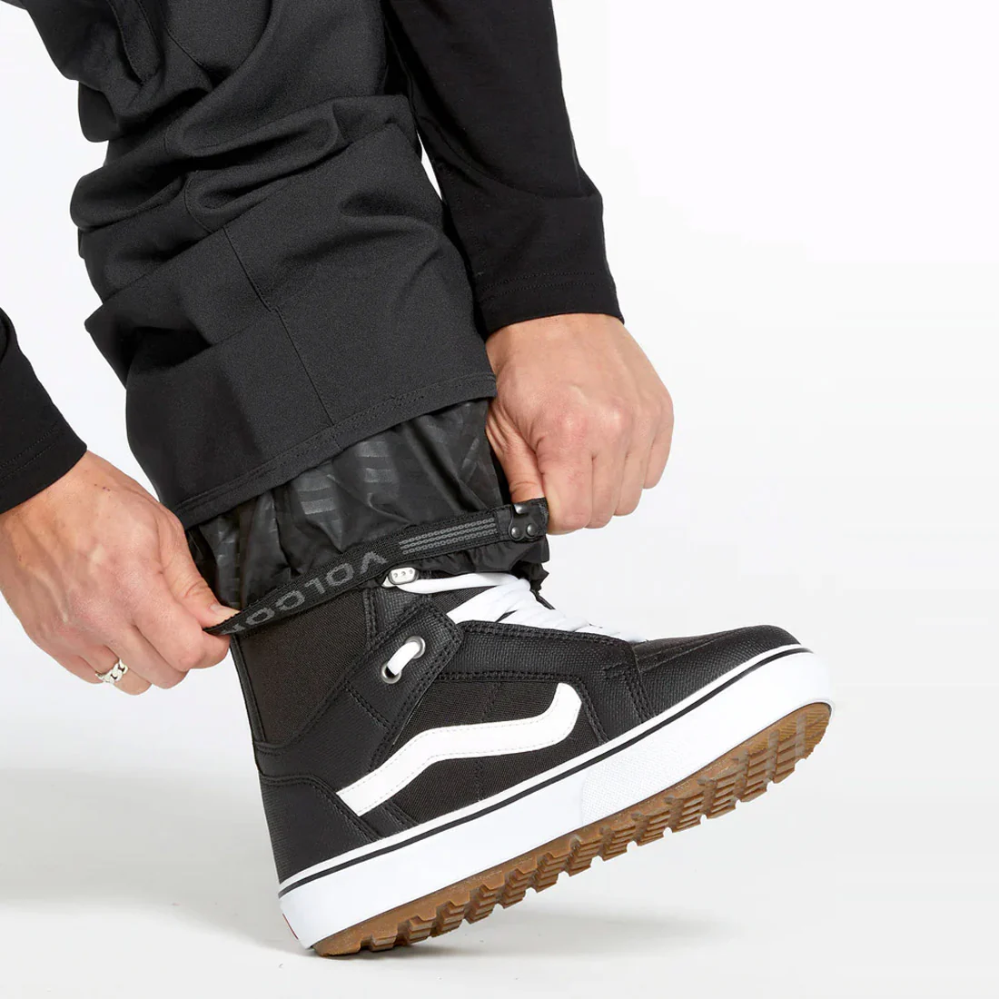 VOLCOM Freakin Snow Chino 2025 - Black - Image 9