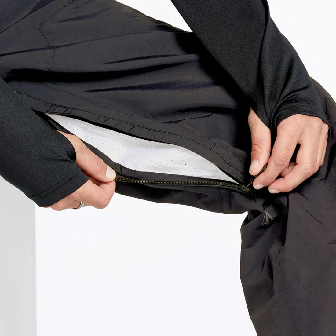 VOLCOM L Gore-Tex Pant 2025 - Black - Image 8