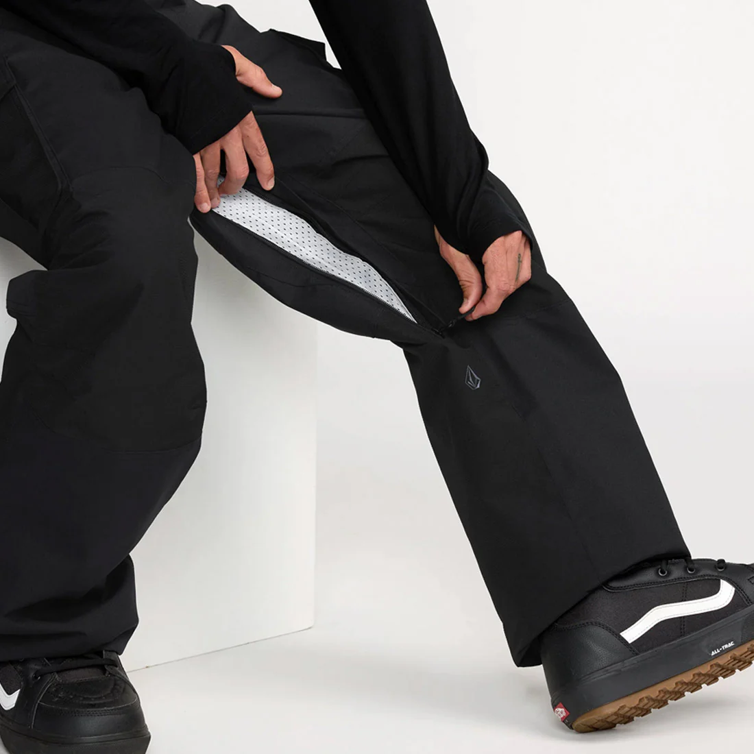 VOLCOM NWRK Baggy Pant 2026 - Black - Image 9