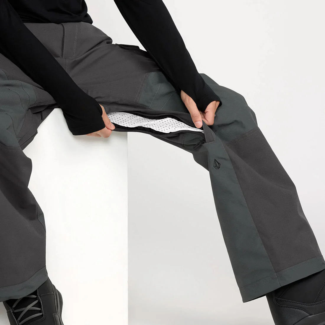 VOLCOM NWRK Baggy Pant 2026 - Dark Grey - Image 7