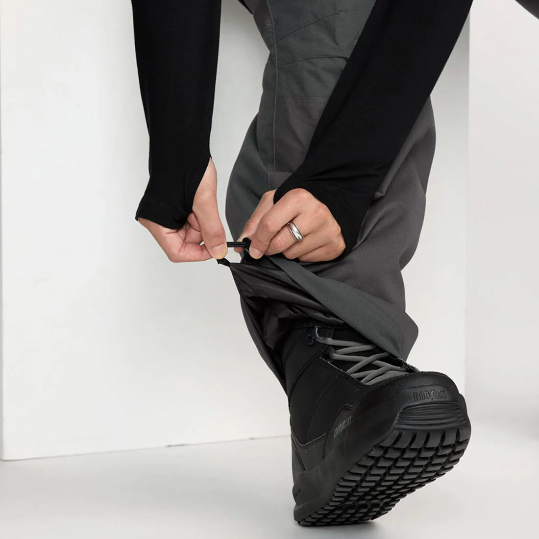 VOLCOM NWRK Baggy Pant 2026 - Dark Grey - Image 8