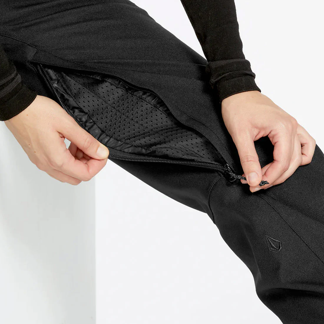 VOLCOM Women's Genus Stretch Pant 2025 - Black - Image 9