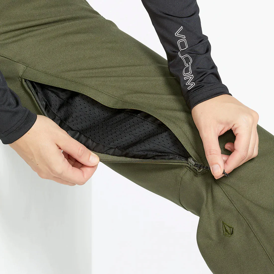 VOLCOM Women's Genus Stretch Pant 2025 - Ivy - Image 5