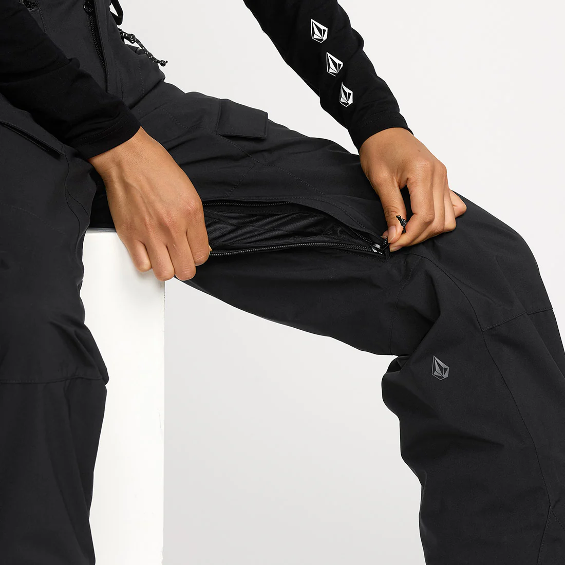 VOLCOM Women's V.Co AT Stretch Gore-Tex Pant 2026 - Black - Image 7