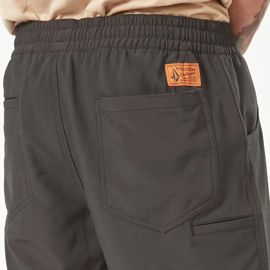 VOLCOM Workwear Rack Elastic Waist Hybrid 17" Short - Black - Image 7
