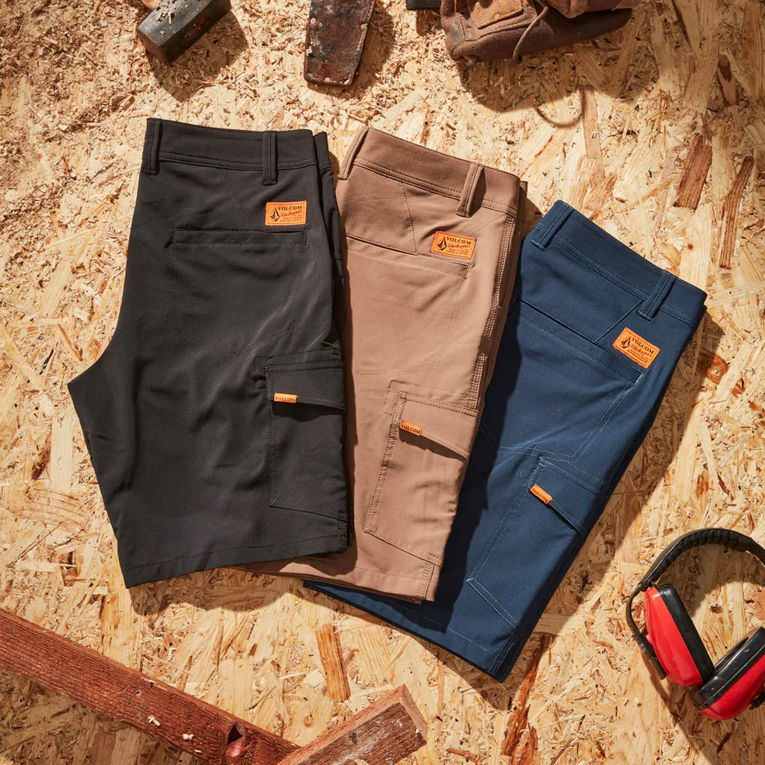 VOLCOM Workwear Slab Hybrid Short 20" - Black - Image 9